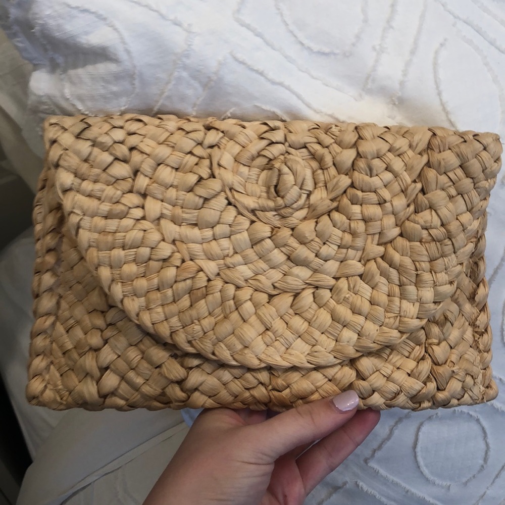 Straw clutch